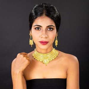 24ct Gold Plated Brass Bridal Wedding Choker Necklace Set with Earrings For Women and Girls.