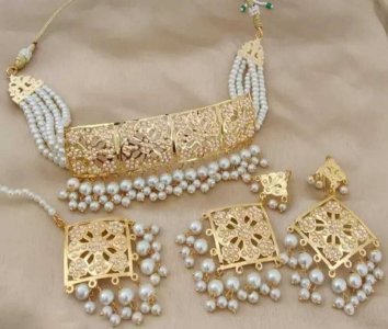 Alloy Gold-plated White Jewel Set (Pack of 1)