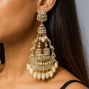 Traditional Long Golden Chandbalis Alloy Chandbali Earring