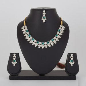 Emerald and American Choker Necklace Set