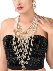 Gold-Plated White Kundan-Studded & Pearl Beaded Jewellery Set