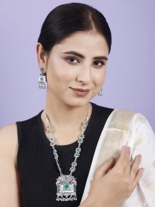 Stone-Studded & Beaded Jewellery Set