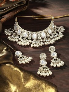 Gold Plated Kundan-Studded Jewellery Set